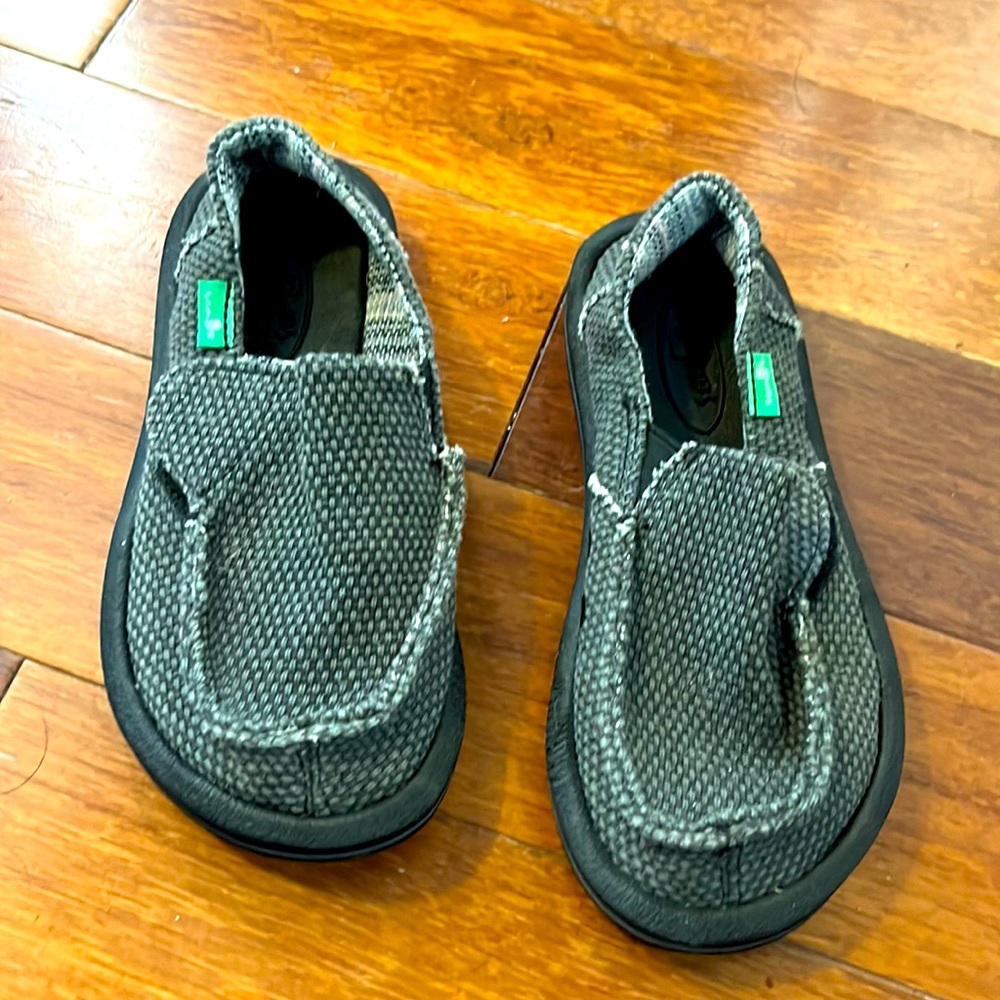 Like new sanuks